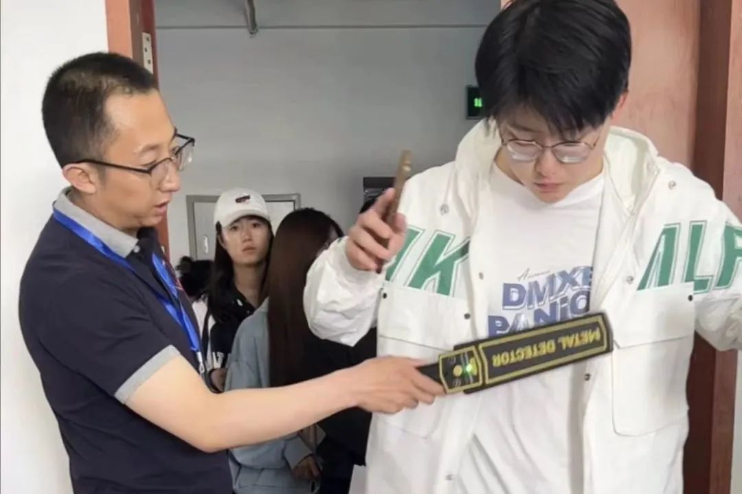  恭祝我校首次組織全國計算機(jī)等級考試順利完成！